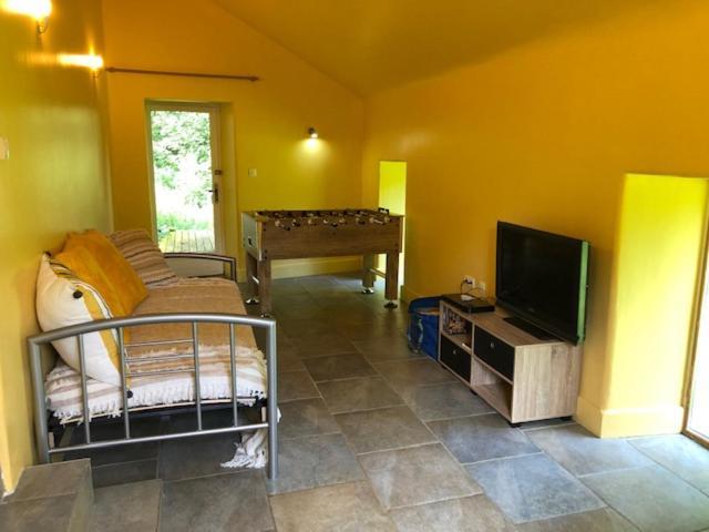 Merveilleux Cottage Dans Parc De 7,5 Hectares Saint-Nicolas-du-Pélem Exterior foto